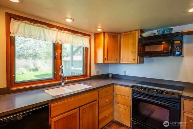 239 Shoreland Drive, Lopez Island, WA 98261