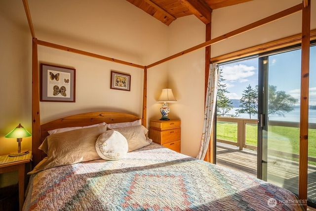 239 Shoreland Drive, Lopez Island, WA 98261