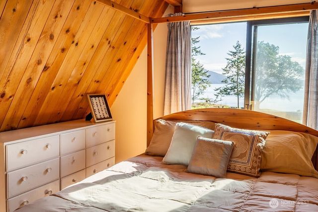 239 Shoreland Drive, Lopez Island, WA 98261
