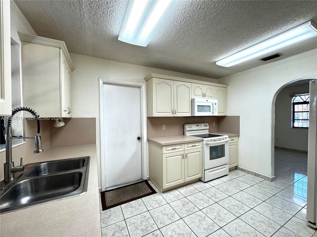 2835 SW 108th Pl, Miami, FL 33165