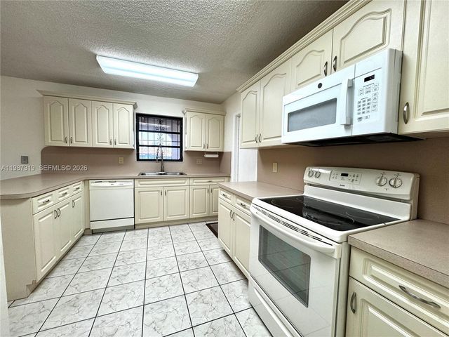 2835 SW 108th Pl, Miami, FL 33165