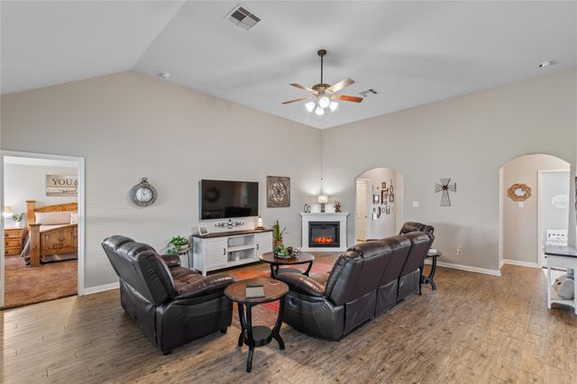 18782 Maverick Ranch Road E, Magnolia, TX 77355