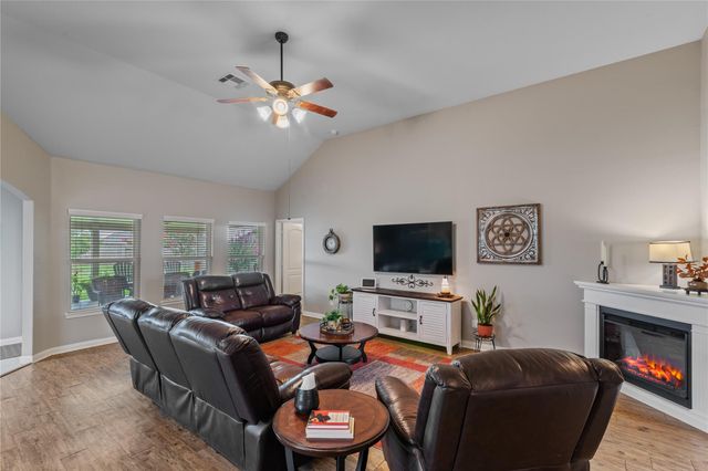18782 Maverick Ranch Road E, Magnolia, TX 77355
