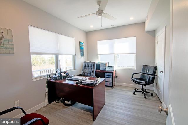 327 OAKLAND AVE, Pleasantville, NJ 08232