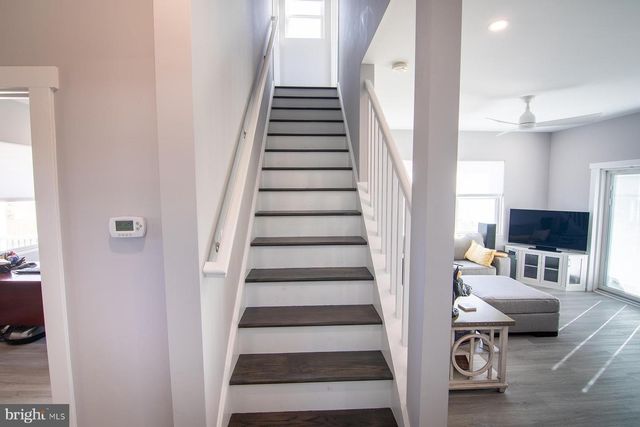 327 OAKLAND AVE, Pleasantville, NJ 08232