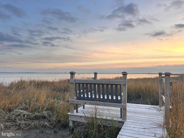 327 OAKLAND AVE, Pleasantville, NJ 08232