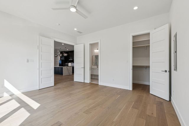 900 Haines Avenue, Dallas, TX 75208