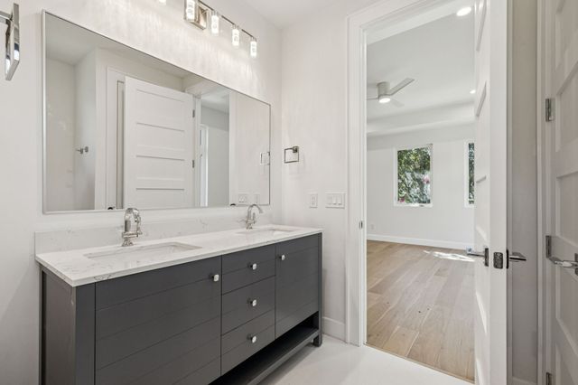900 Haines Avenue, Dallas, TX 75208