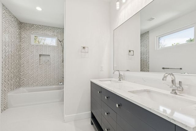900 Haines Avenue, Dallas, TX 75208