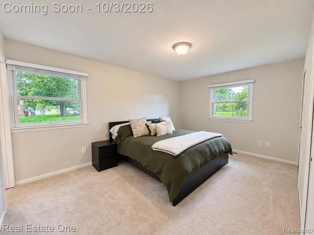 915 Ironstone Drive, Rochester Hills, MI 48309