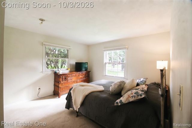 915 Ironstone Drive, Rochester Hills, MI 48309