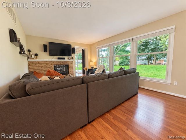 915 Ironstone Drive, Rochester Hills, MI 48309