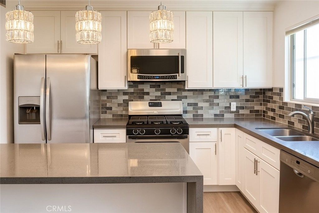 6301 Coldwater Canyon 22, North Hollywood, CA 91606
