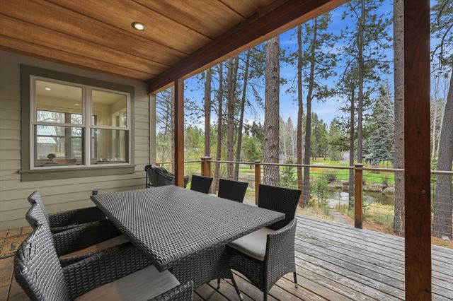 17179 Island Loop Way, Bend, OR 97707