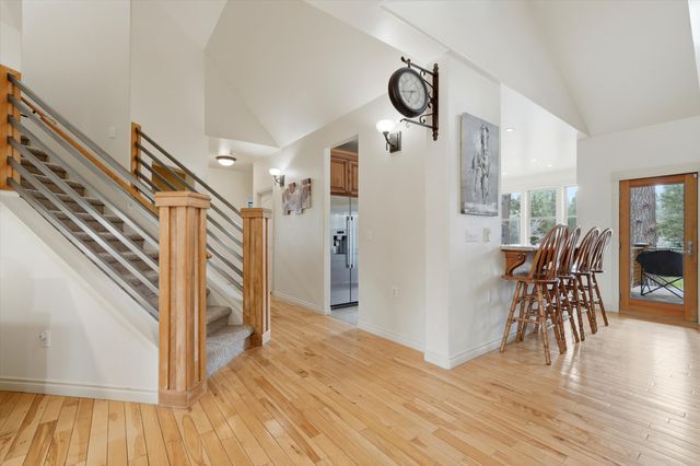 17179 Island Loop Way, Bend, OR 97707
