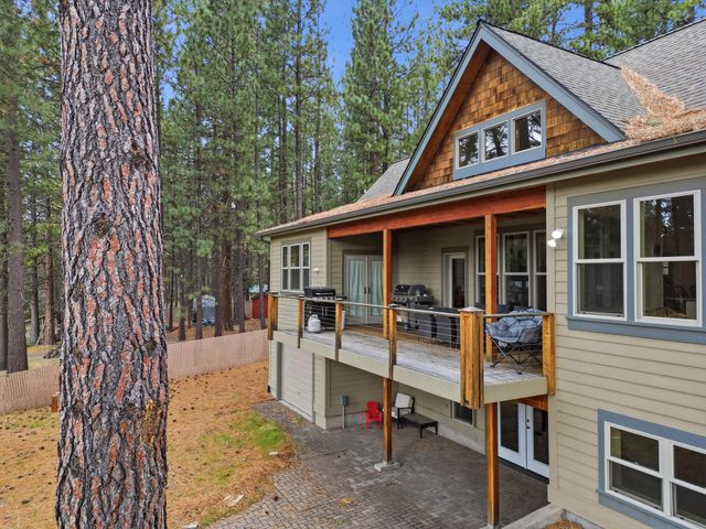 17179 Island Loop Way, Bend, OR 97707