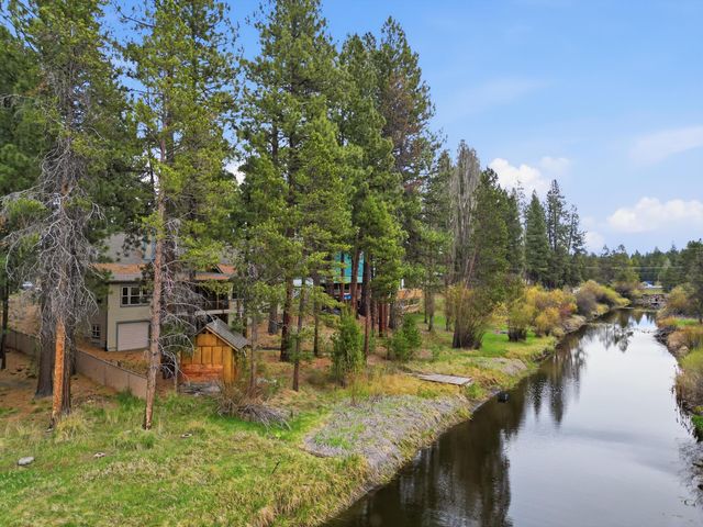 17179 Island Loop Way, Bend, OR 97707
