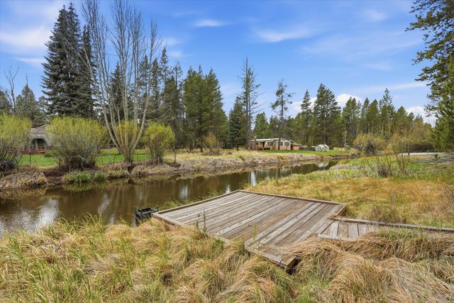 17179 Island Loop Way, Bend, OR 97707