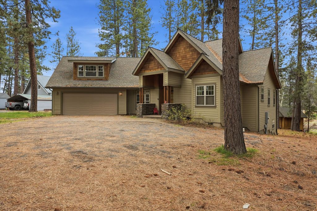 17179 Island Loop Way, Bend, OR 97707