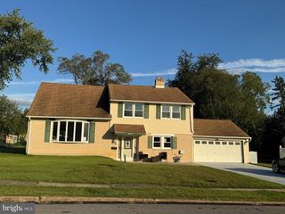 18 COBBLESTONE LN, Aston, PA 19014