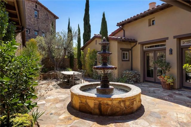 9 Sandalo Court, Ladera Ranch, CA 92694