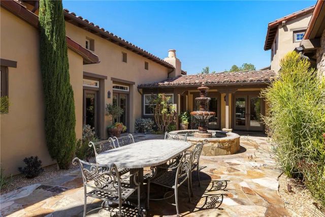 9 Sandalo Court, Ladera Ranch, CA 92694