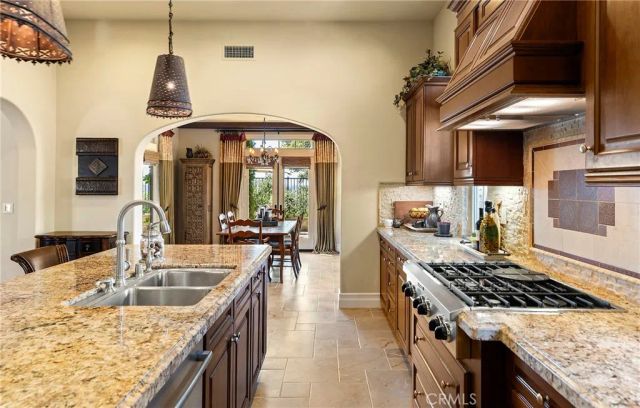 9 Sandalo Court, Ladera Ranch, CA 92694