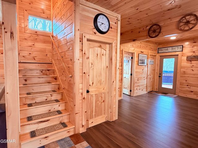 735 Timberlake Circle, Sevierville, TN 37876