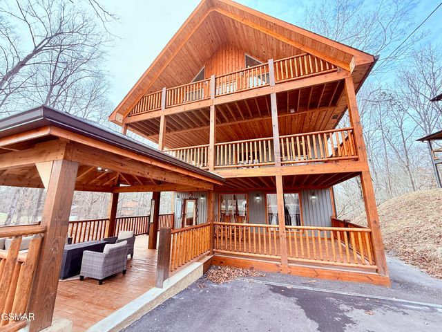 735 Timberlake Circle, Sevierville, TN 37876