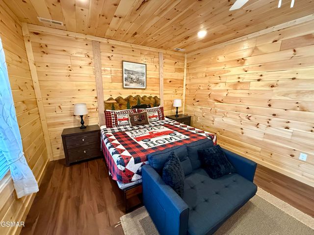 735 Timberlake Circle, Sevierville, TN 37876