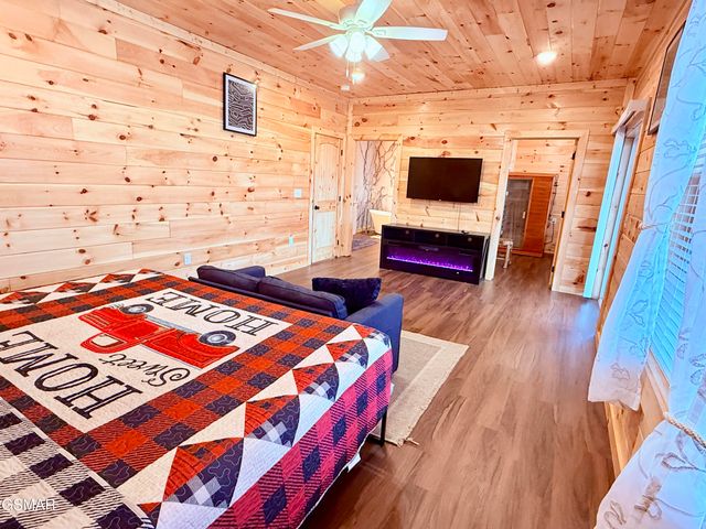 735 Timberlake Circle, Sevierville, TN 37876