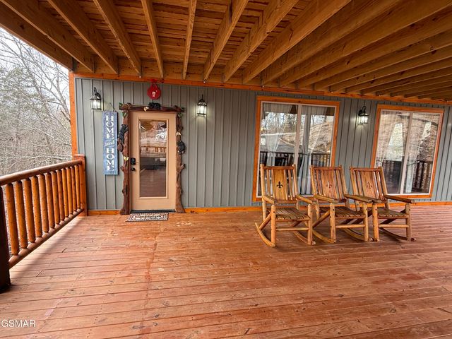 735 Timberlake Circle, Sevierville, TN 37876