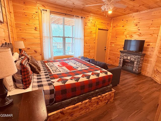 735 Timberlake Circle, Sevierville, TN 37876