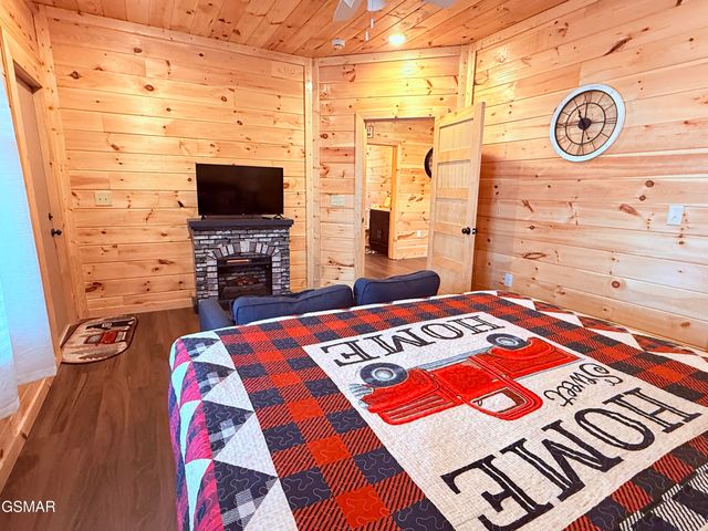 735 Timberlake Circle, Sevierville, TN 37876