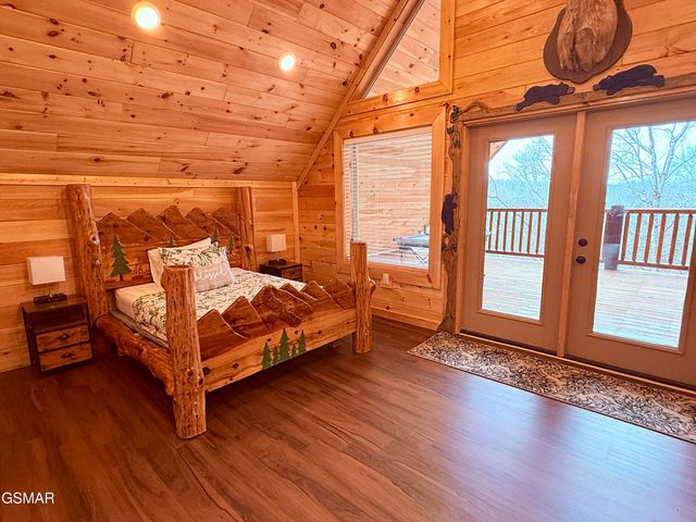 735 Timberlake Circle, Sevierville, TN 37876