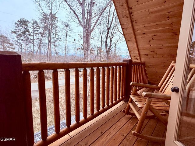 735 Timberlake Circle, Sevierville, TN 37876