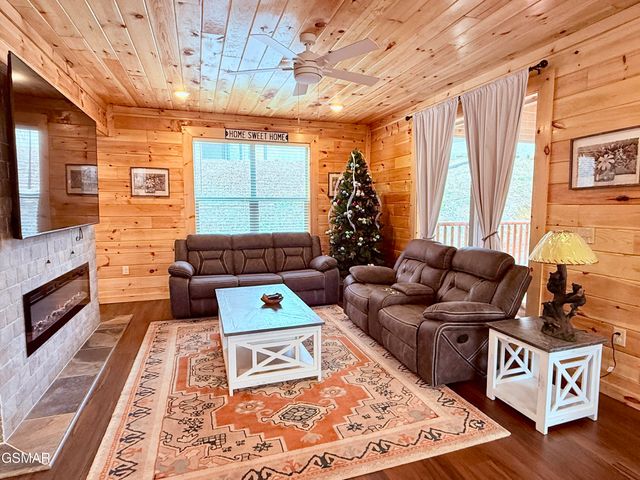 735 Timberlake Circle, Sevierville, TN 37876