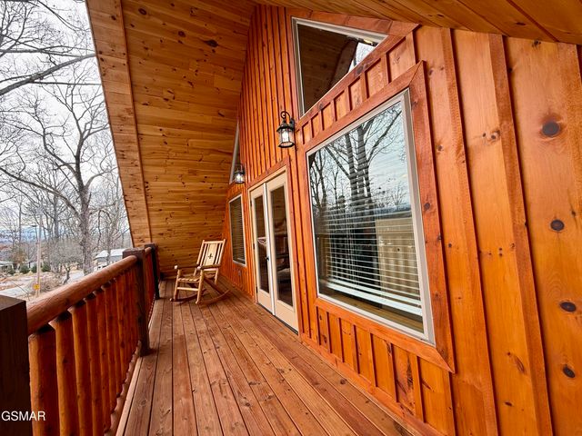 735 Timberlake Circle, Sevierville, TN 37876