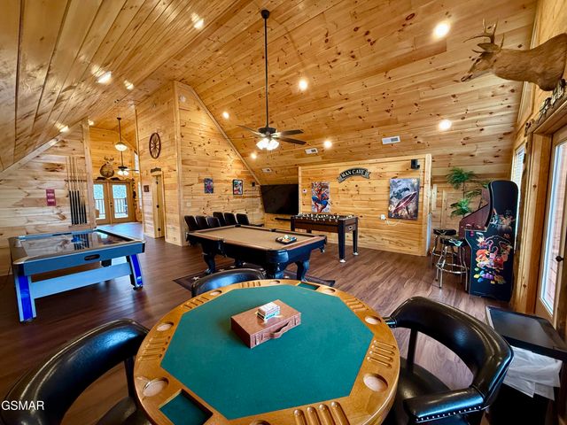 735 Timberlake Circle, Sevierville, TN 37876