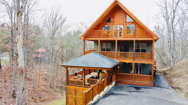 735 Timberlake Circle, Sevierville, TN 37876