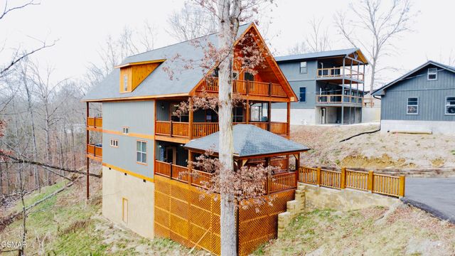 735 Timberlake Circle, Sevierville, TN 37876