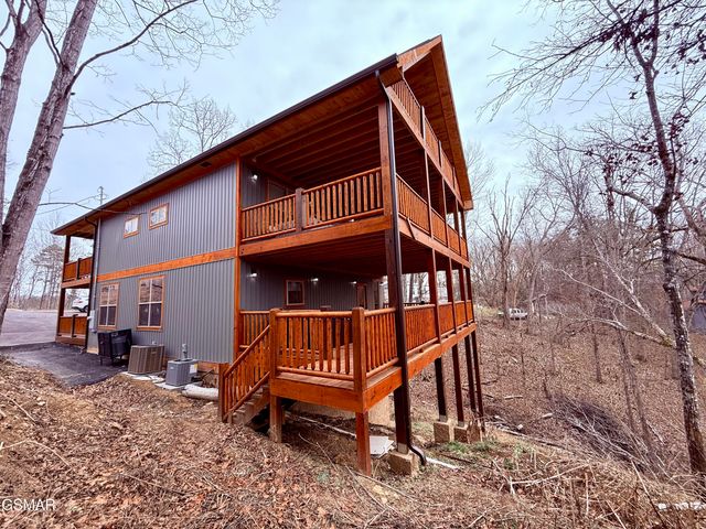 735 Timberlake Circle, Sevierville, TN 37876