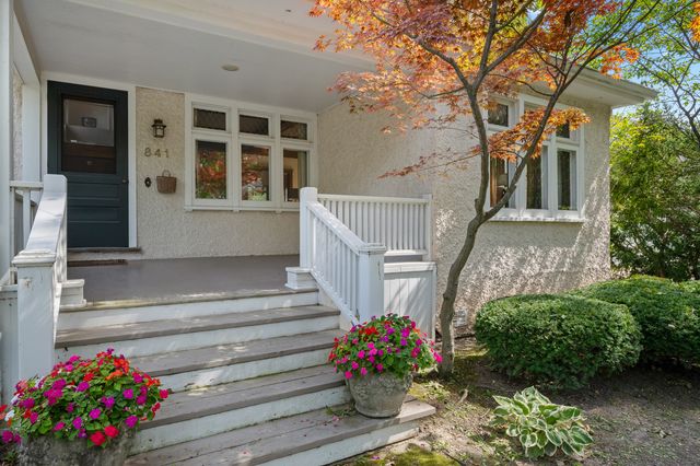 841 Prospect Avenue, Winnetka, IL 60093