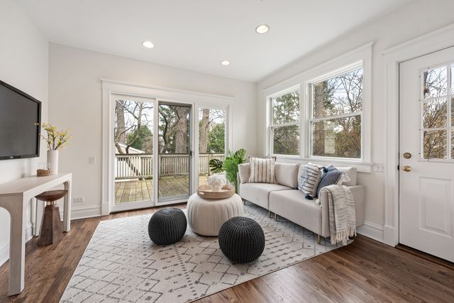 841 Prospect Avenue, Winnetka, IL 60093