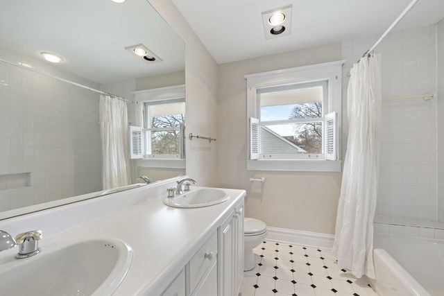 841 Prospect Avenue, Winnetka, IL 60093