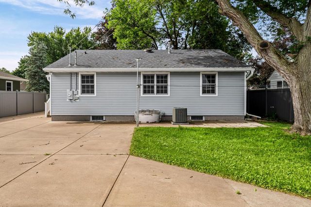 2721 Ray PLACE, La Crosse, WI 54601