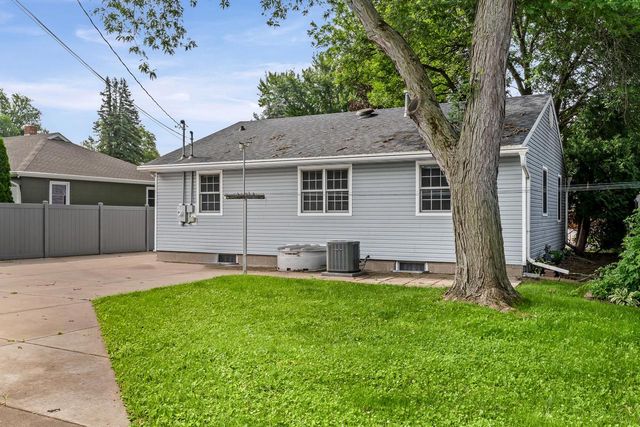 2721 Ray PLACE, La Crosse, WI 54601