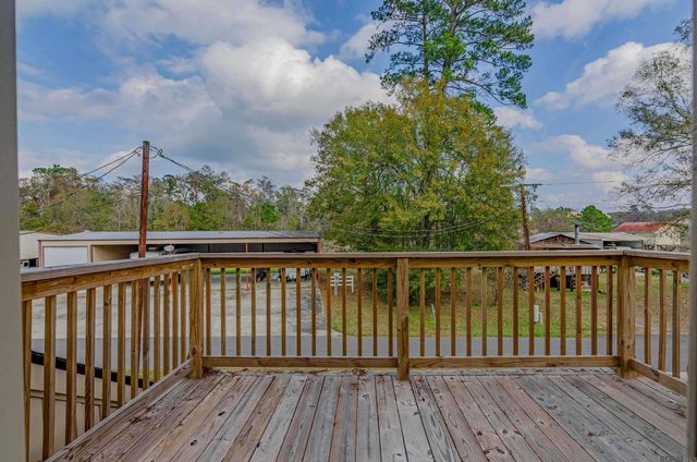 18210 Cooper St, Port Vincent, LA 70726