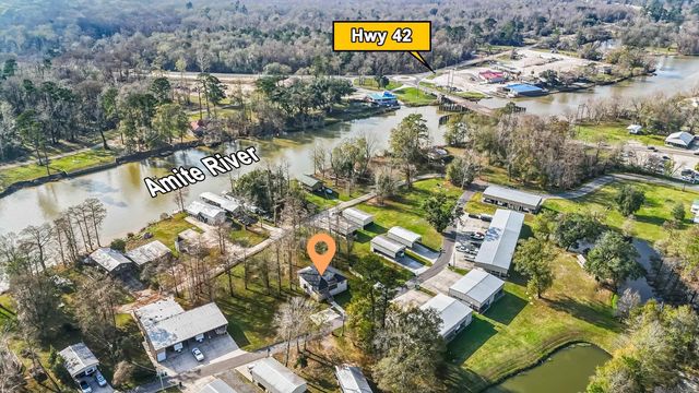 18210 Cooper St, Port Vincent, LA 70726