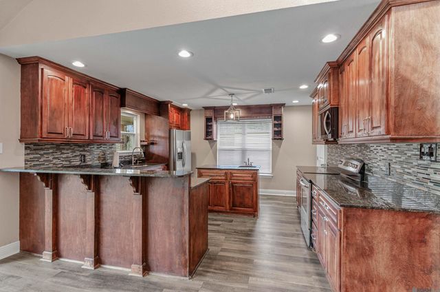 18210 Cooper St, Port Vincent, LA 70726